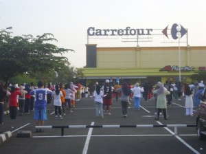 Halaman Parkir Carefour