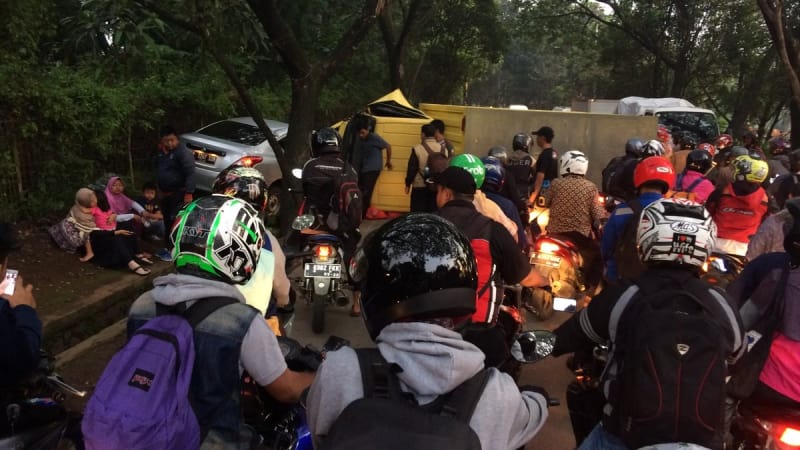 Kecelakaan Truk di Pacuan Kuda, Pamulang